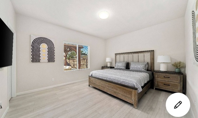 Elk Grove House | cheerful 4 bedroom with beautyfull back yard