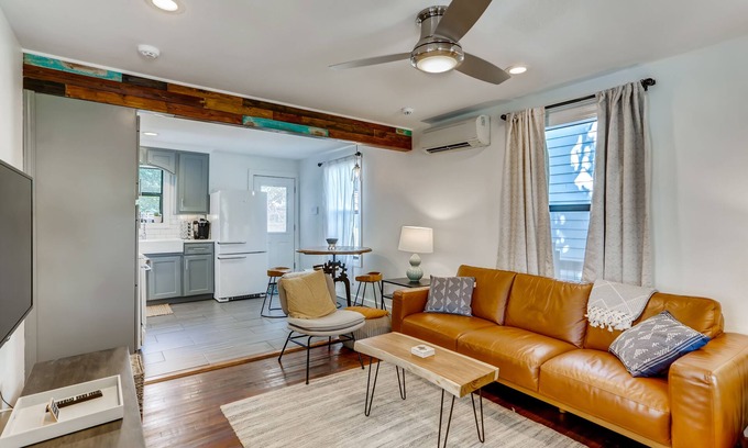 Chestnut House | Cheerful & Cozy East Austin Home Close to DT!