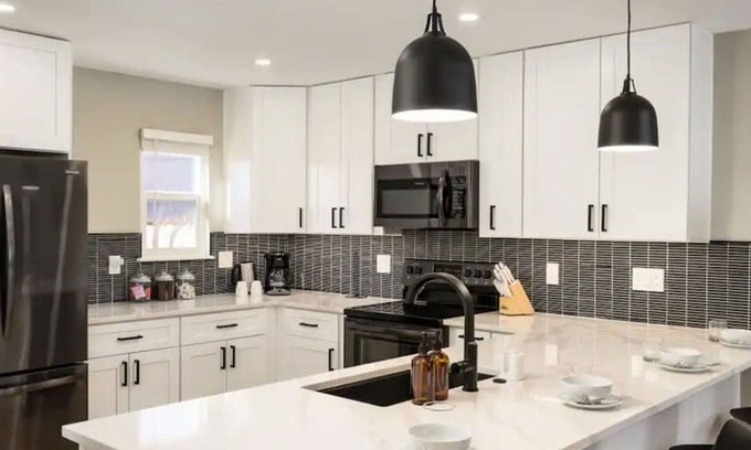 Scenic Heights House | Cheerful Denver Duplex 5 Bedrooms