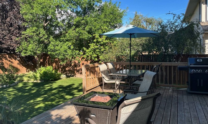 Fort Gary House | Cheerful family friendly house w/hot tub and large yard