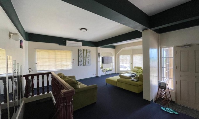 San Roque House | Cheerful Home with Ocean View/3 minutes to beach
