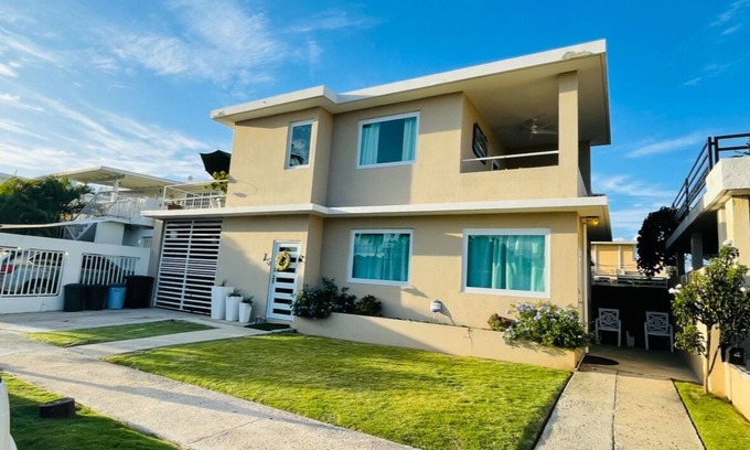 Isla Verde House | Cheerful Isla Verde Beach House 3/2, Smack in the middle of Everything!