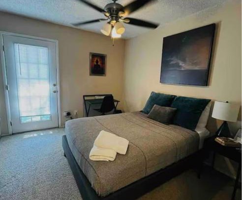 North San Antonio - SAT Bed & Breakfast | Cheerful Private Room With Pool