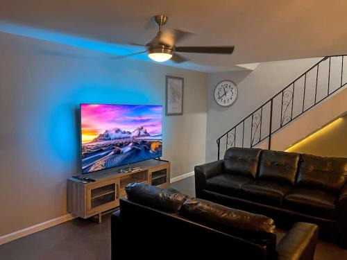 Tucson House | Cheerful & Relaxing 5 Location Pool Parking