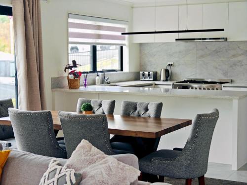 Hamilton House | Cheerful Spanking New House with 3 Bds 2 and half Bath