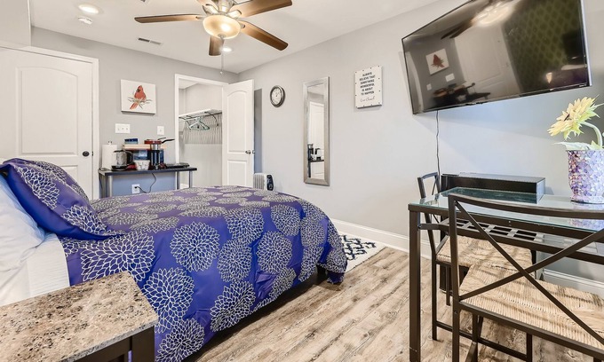 Ellicott City Apartment | Cheerful studio w/ private entrance & parking
