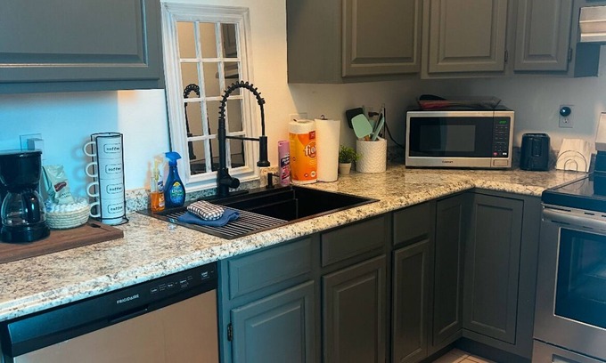 Joplin Condo | Cheery Island Bliss