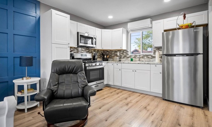 Roosevelt Condo | Chelsea Place by RedAwning
