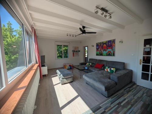 Plantieres Queuleu House | Chemin des Vignerons