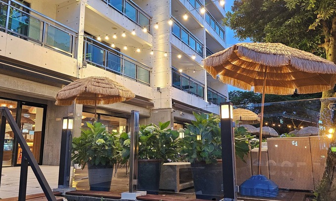 Songsan-dong Hotel | Cheonjiyeon Crystal Hotel