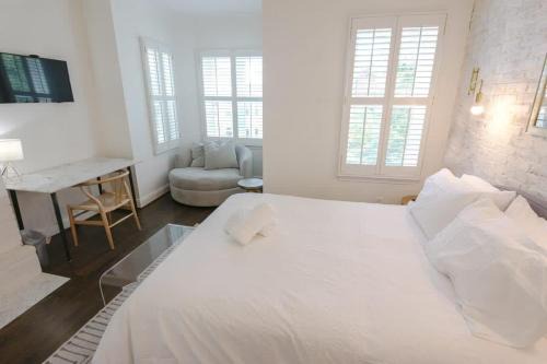 Stanton Park House | Cherry Blossom Charm
