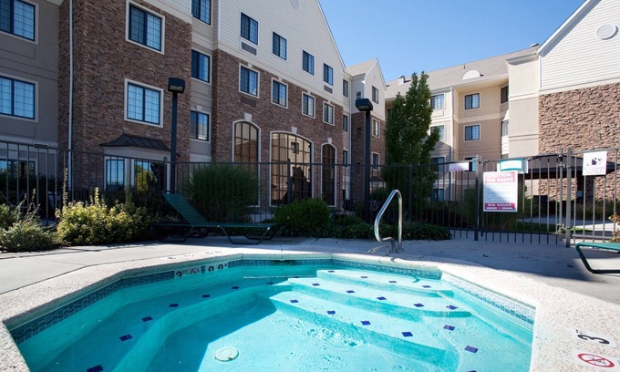 Glendale Condo | Cherry Creek Suite with Free Breakfast! Pool, Shared Hot Tub + Gym Access