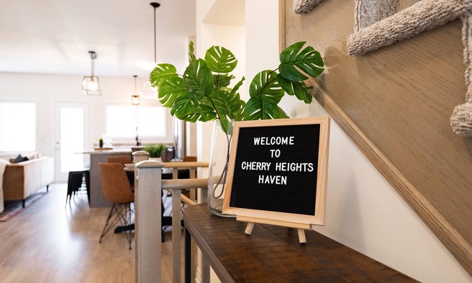 Beamsville House | Cherry Heights Haven: Delightful Designer Townhome