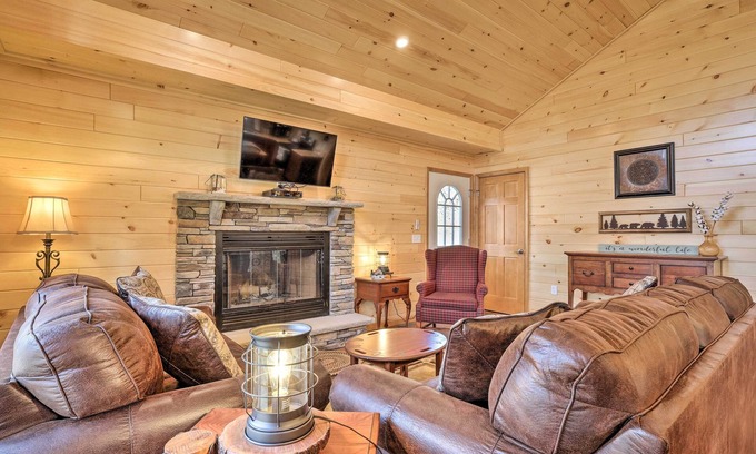 Chestertown Cabin | Chestertown Hideaway w/Lake & Beach Access!