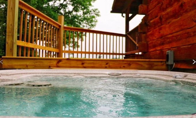 Waterville Cabin | Chestnut 3 Bed /2 Bath cabin with Hot Tub Jacuzzi