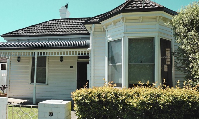 Queenscliff House | CHEVIGNON-in the heart of town