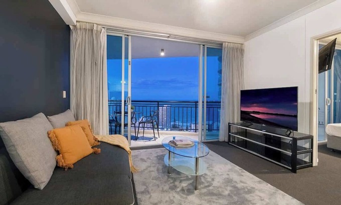 Gold Coast Apartment | Chevron Renaissance - 2 Bedroom 1 Bathroom - Ocean View