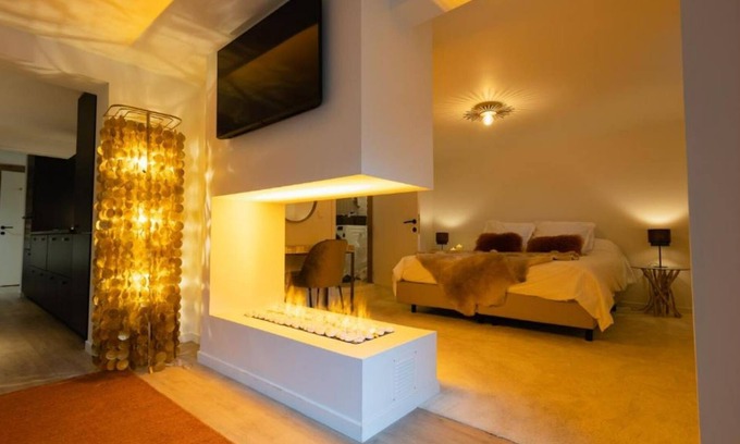 Mont-Saint-Jean Apartment | Chez Blanche - Luxury Suite | Balneo | Traditional and Infrared Sauna