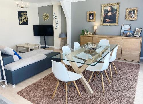 Reims Apartment | Chez Clém - 3 chambres - garage privé - wifi - Netflix