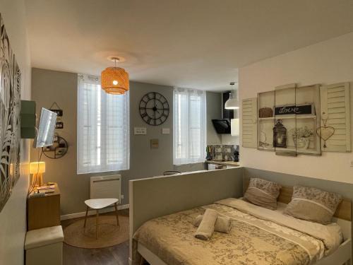 Centre Ville Apartment | Chez Jean-Yves et Zoé - LE CARPE DIEM - Au calme, Très propre, Proche parkings