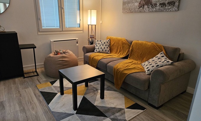 Bagneres-de-Luchon Apartment | Chez Louise, 3min from the market and 10min from the chairlift, ideal for families