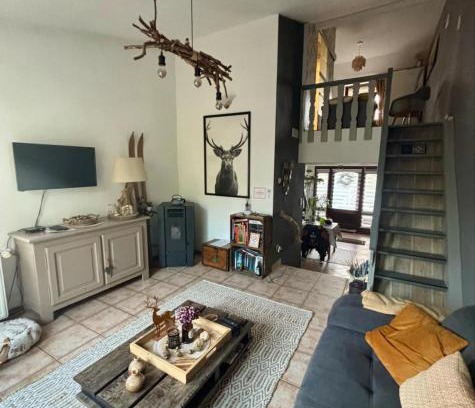 Neufchateau Apartment | Chez Seb & Lulu, studio d'hôtes