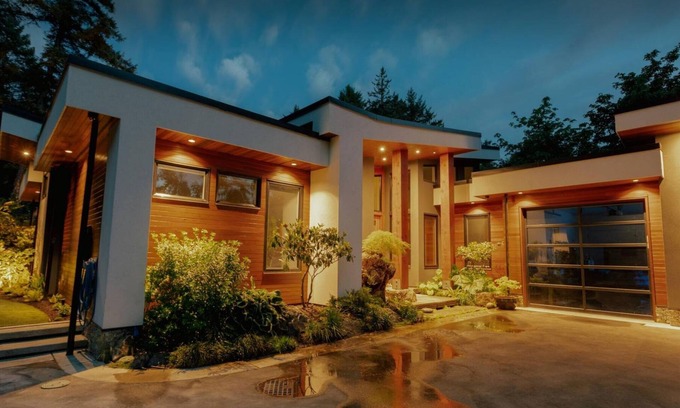 Victoria House | Chi Retreat - Sit back and relax, nestled in nature.