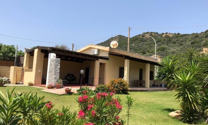 Chia House | Chia delightful independent villa on the sea with a wonderful and large garden