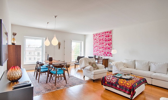 Sacramento Apartment | Chiado 1 - Carmo Square - Recently renovated apartment with great view of the River Taugus and São J