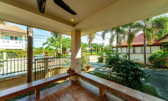 Hang Dong Villa | Chiang Mai Rungarroon Villa-Free Airport Pick-up & Breakfast