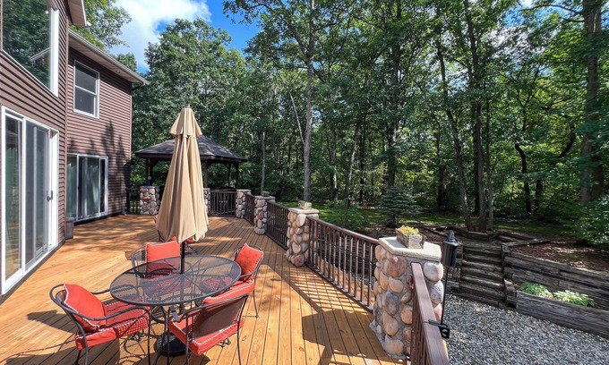 Burnips Apartment | Chic 1 bed 1 bath private apartment in the country of West Michigan!