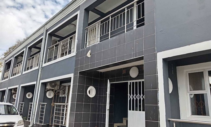Greater Johannesburg Metropolitan Area Apartment | Chic 1-bedroom apartment in wonderful Johannesburg South with WiFi, AC