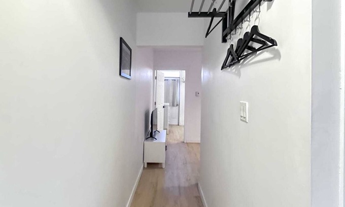 Villeray Apartment | Chic 1-bedroom apartment with fitness room and AC in vibrant Montréal