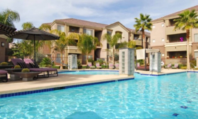 Pepper Ridge Apartment | Chic 1-bedroom apartment in fabulous Phoenix with beautiful pool and BBQs