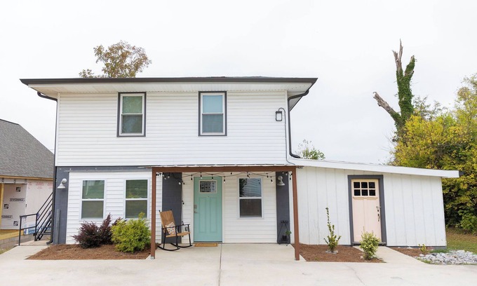 Newnan Apartment | Chic 1-bedroom with AC and WiFi in downtown Newnan
