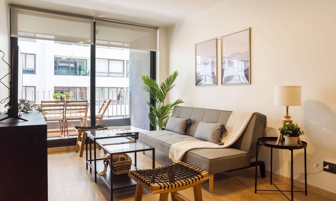 Apoquindo Apartment | Chic 1BR Oasis for 3 in Bustling Las Condes