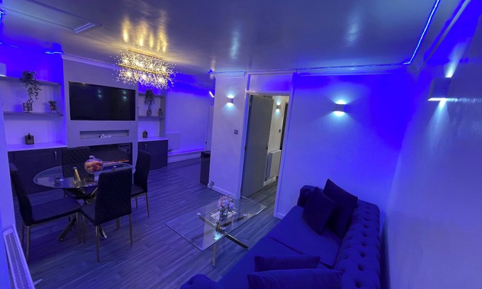 Trimley Apartment | Chic 2 Bedroom Flat
