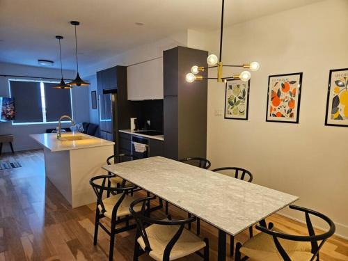 Mile End Apartment | Chic 2 bedroom Apt