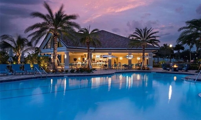 Naples Condo | Chic 2-bedroom condo in brilliant Naples - golf included except cart