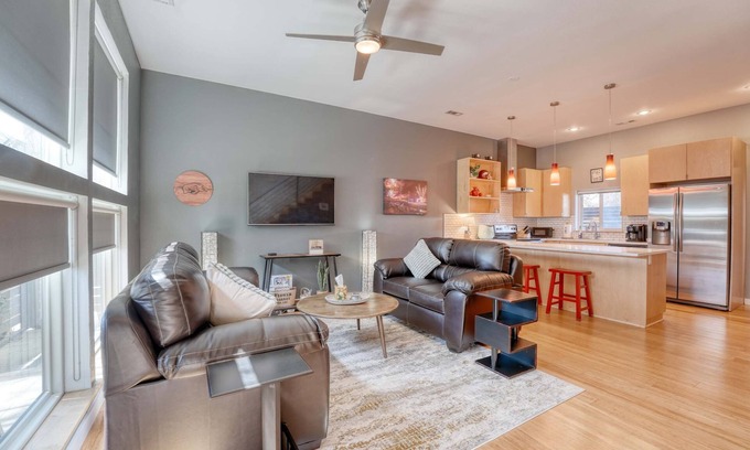Fayetteville House | 🏈 Chic 2‑BR Condo Walk to Razorback Stadium & Downtown