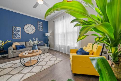 Westchase Apartment | Chic 2br2ba- Minutes To Airport & Westchase #3