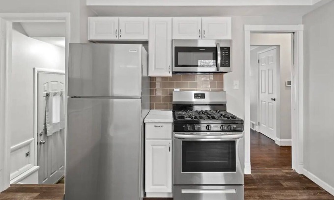 Redford House | Chic 3BR Casa in Livonia