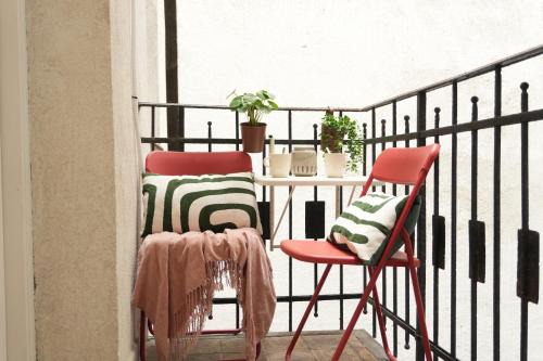 Palace District Apartment | Chic 3BR Gem in the Heart of Budapest- Walk to Krudy St