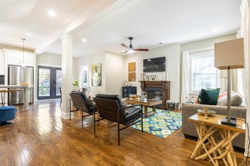 South Hyde Park House | Chic 4BR 3BA Historic Home Near Country Club Plaza