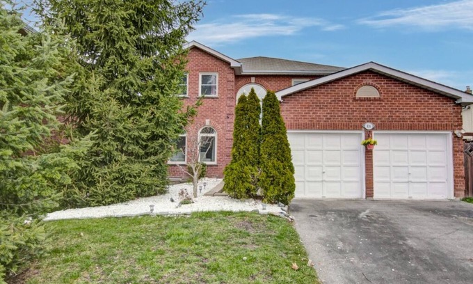 Durham Region House | Chic and modern basement with 2nLuxury Modern bedrooms with Separate Entrance