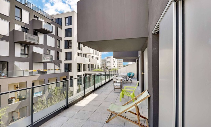 Palaiseau Apartment | Chic and spacious apart southern Paris