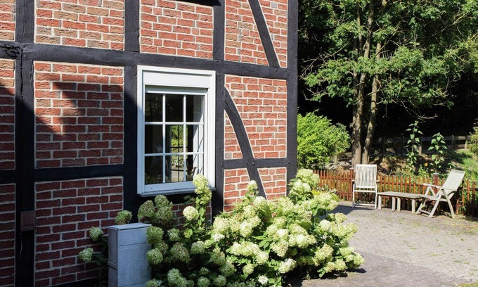 Zersen House | Chic apartment in Hessisch Oldendorf
