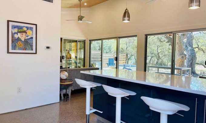 Dripping Springs House | Chic Barndo w Heated Soaking Pool, Firepit, Trails