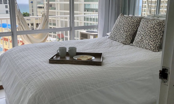Condado Apartment | Chic Bright 1 Bedroom with Ocean View CONDADO with parking