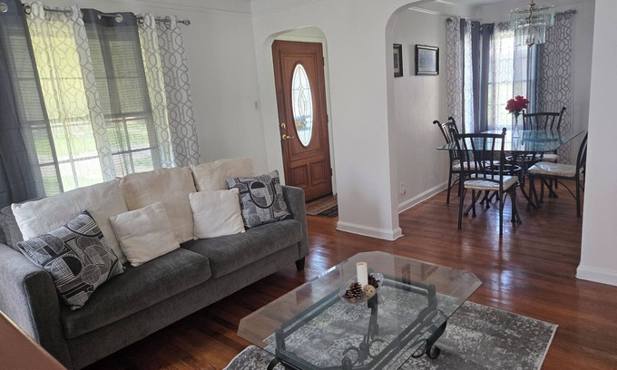 Detroit House | Chic City Charm Meets Comfort – Loaded with Amenities, A Great Family Getaway